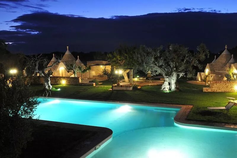 THE TRULLI COURT - TRULLO BASIL -
