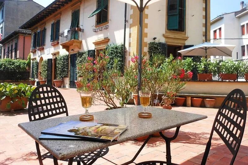1860 villa in the heart of Florence, at the Roman Gate in front of Boboli Garden