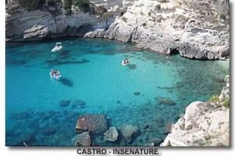 Castro: House with private access to the sea
