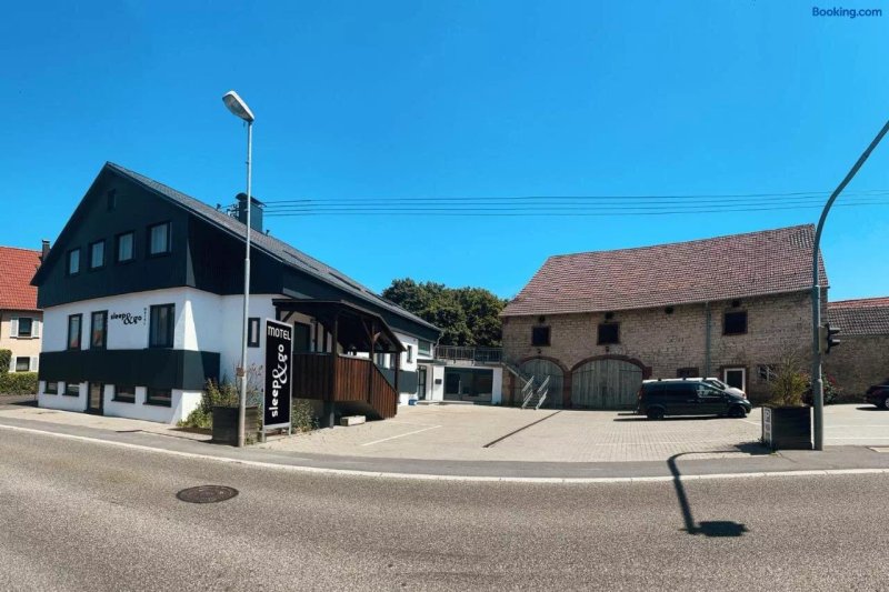 Sleep & Go Motel