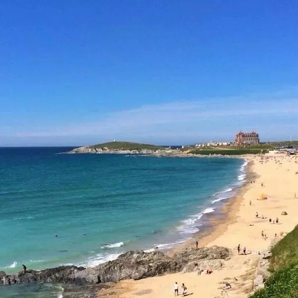 Luxurious 2 bedroom apartment, fabulous views, 3 minute walk from Fistral Beach