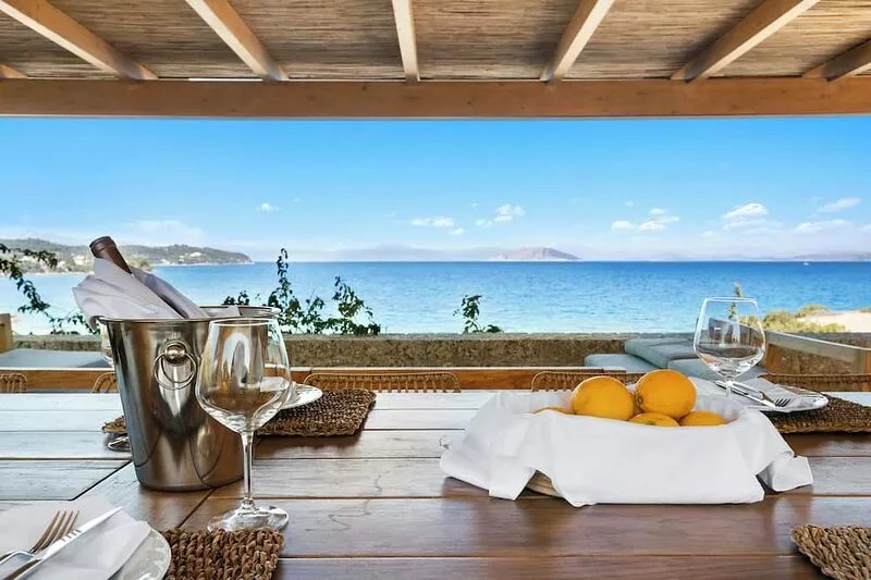 Luxury Villa with Sunset Pool, Tennis & Beach Volley – Ideal for Large Families!