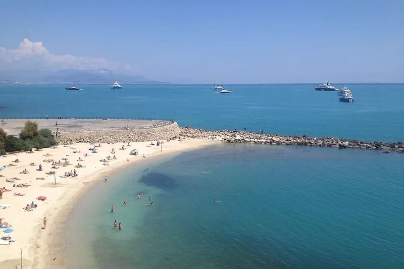 Stunning Sea View Apt on the Ramparts in the Old Town of Antibes