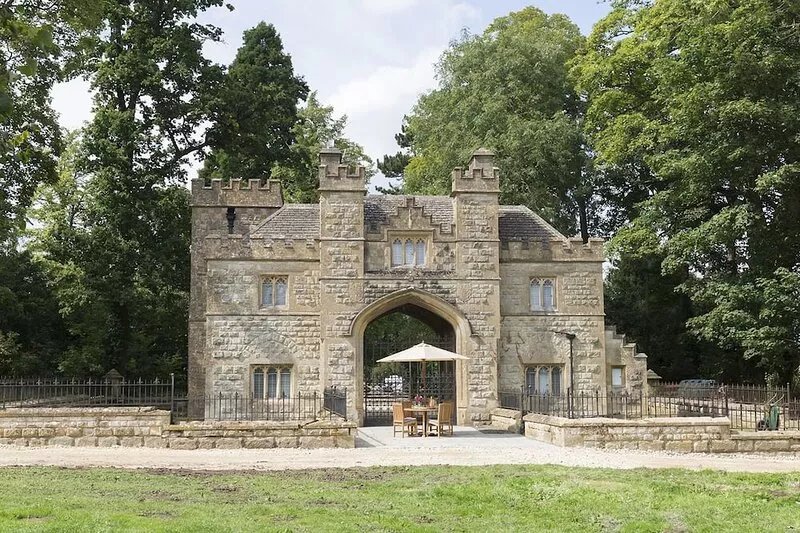 Castle Gatehouse -  a sudeley castle cottage that sleeps 4 guests  in 2 bedrooms