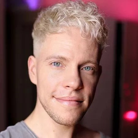 Tom Shay'an -Psychic, Tarot card reader, Energy-healer