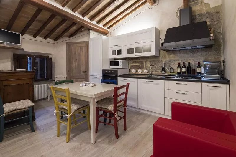 Tognazzi Holiday Home - Luxury Apartment Coretta - view of medieval towers