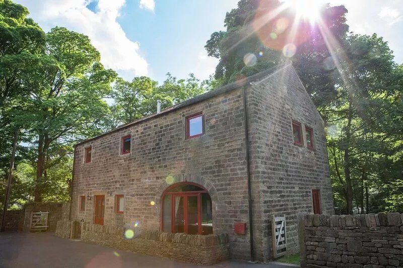 Unsliven Bridge Barn - sleeps 7 guests  in 3 bedrooms