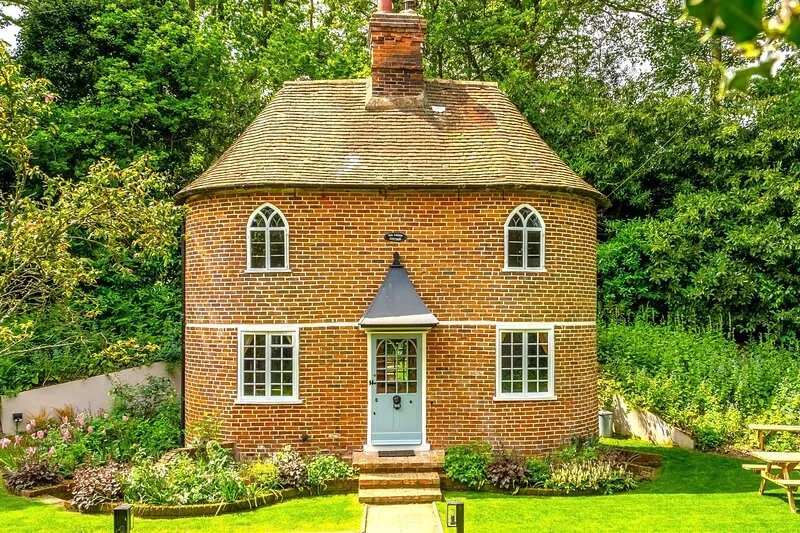 A fairy-tale luxurious cottage - The Tea Caddy