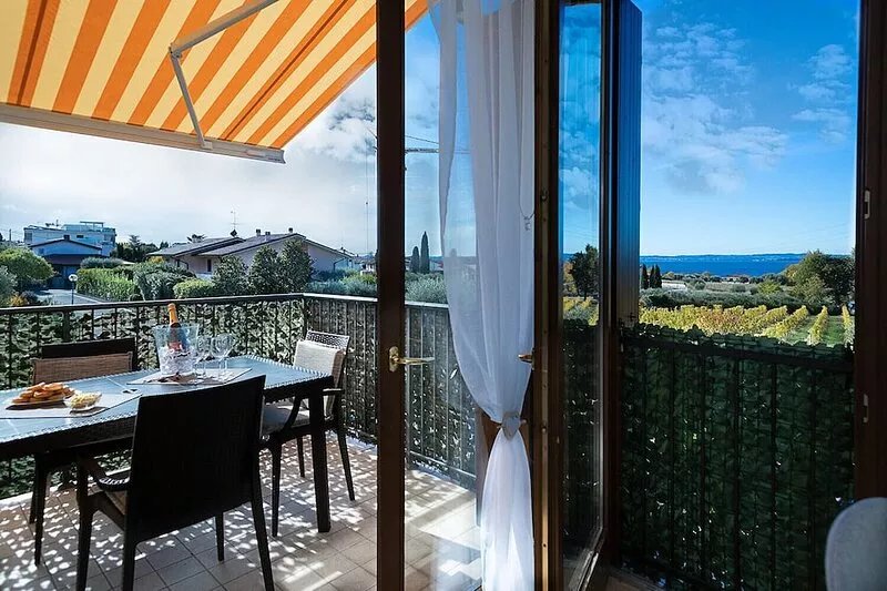 Regarda - Apartment Blanco with lake view & swimming pool