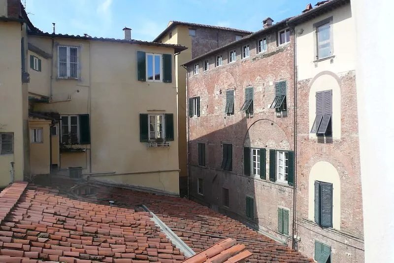 City Centre Apartment in the Heart of Lucca with Free Fast Wi-Fi and Air Cond. !