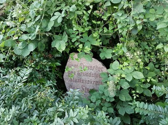 Gedenkstein fur Heinrich von Stephan