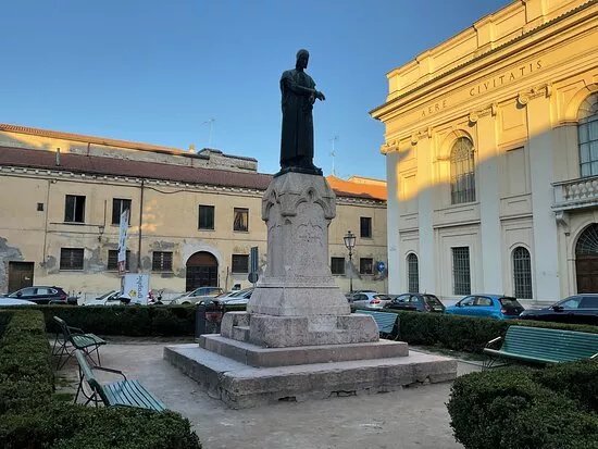 MONUMENTO A DANTE ALIGHIERI