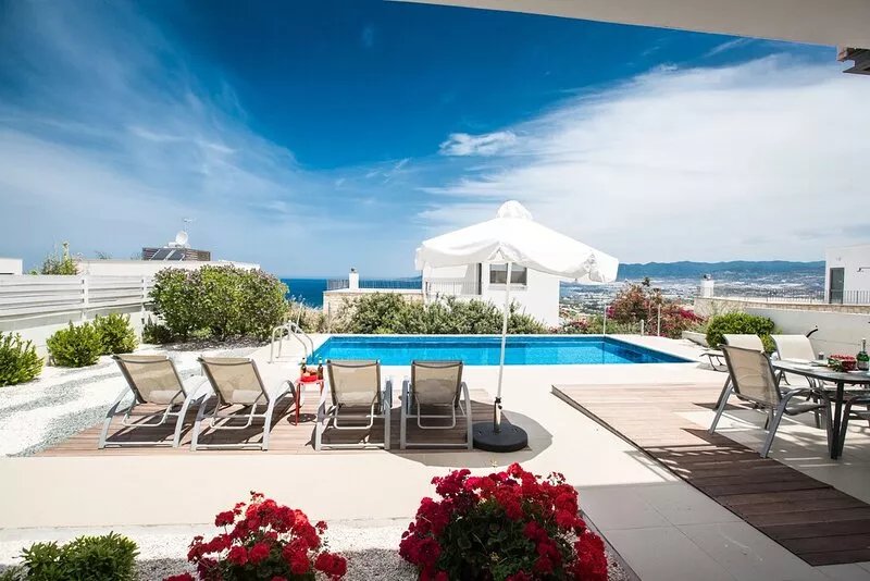 Villa Jenny, Modern 3BDR Latchi Villa with Pool and Stunning Views