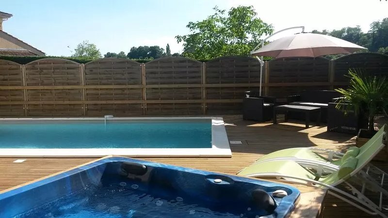 Heated pool, Jacuzzi '35 ° 'house with panoramic views of medieval city