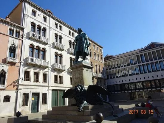Statua di Daniele Manin