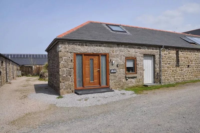 Beautiful Robins Nest barn, Close to Minack, Porthcurno, Sennen, Sea ,beaches
