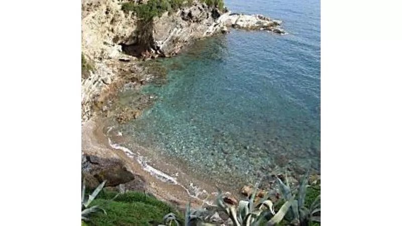Rio Marina studio apartment in a characteristic residence 10 meters from the sea