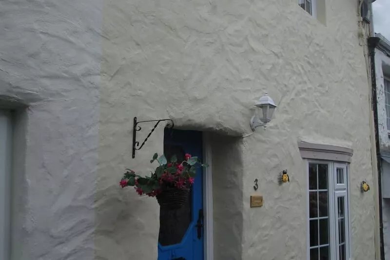 Comfortable Character Cottage 'Bumble Cottage'