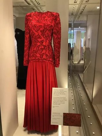 Diana Her Fashion Story