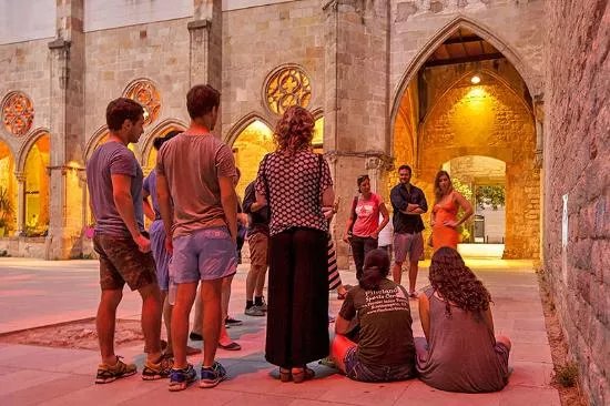 Runner Bean Tours: Dark Past Night Walking Tour
