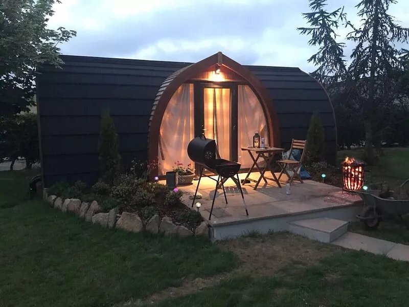In the heart of the countryside close to the river Tamar & offers tranquillity