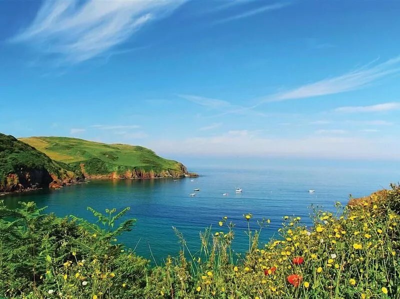 2 ARMADA HOUSE, pet friendly, country holiday cottage in Hope Cove