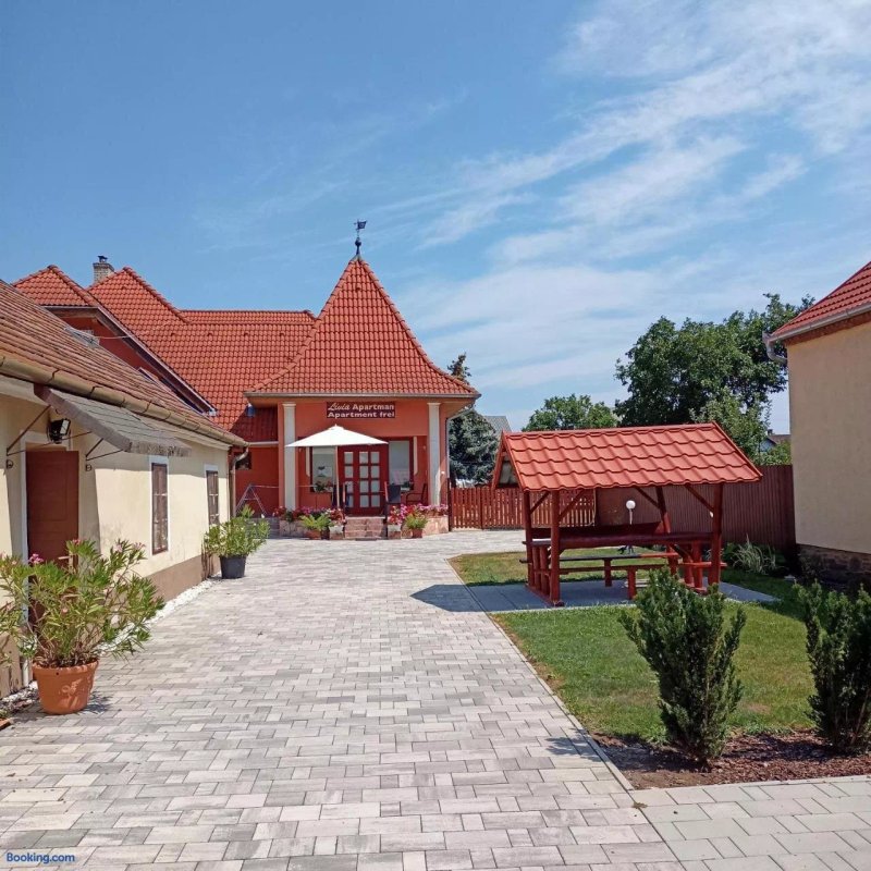 Livia Apartman