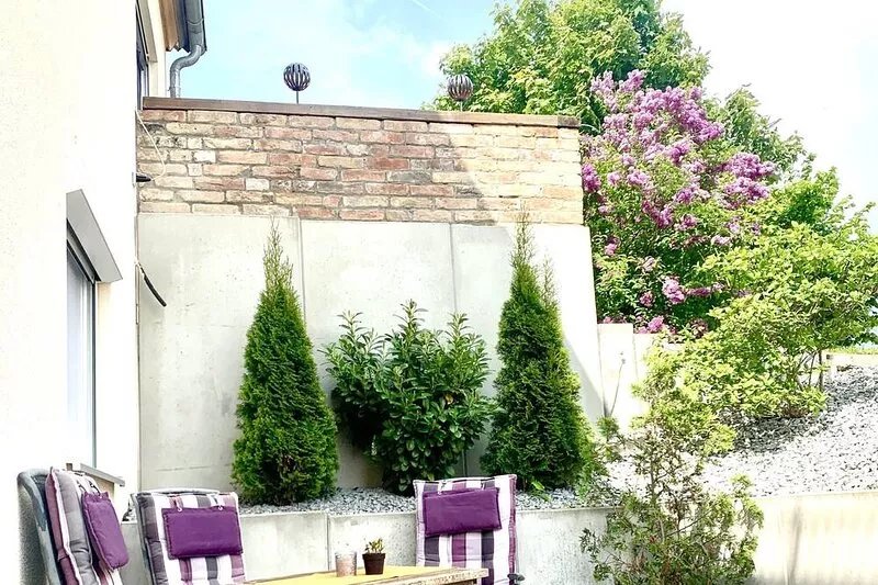 Nice apartment approx. 25sqm with small terrace. 5 minutes walk to the S-Bahn