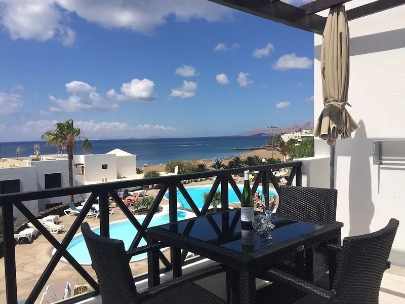 Front line, contemporary, newly refurbished, stunning sea views, pool, WiFi, SKY