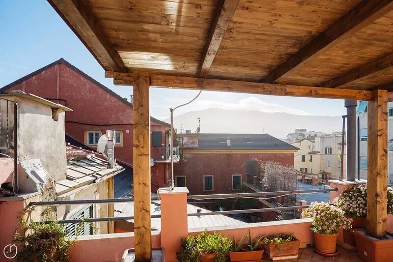 XX Settembre 55 - Four Bedroom Apartment, Sleeps 9