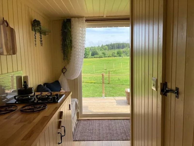 Neddys Rest, Repurposed Horse Box, Luxury Stay