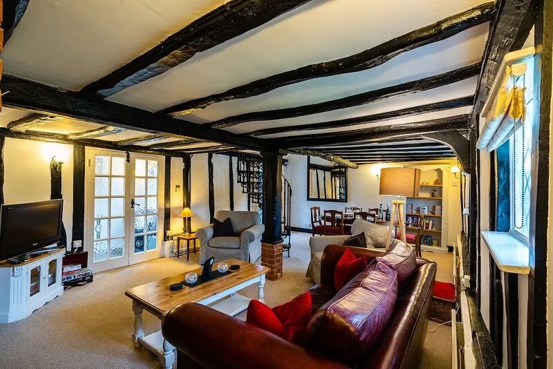 Cosy cottage, close to Bury St Edmunds/Cambridge/Newmarket.