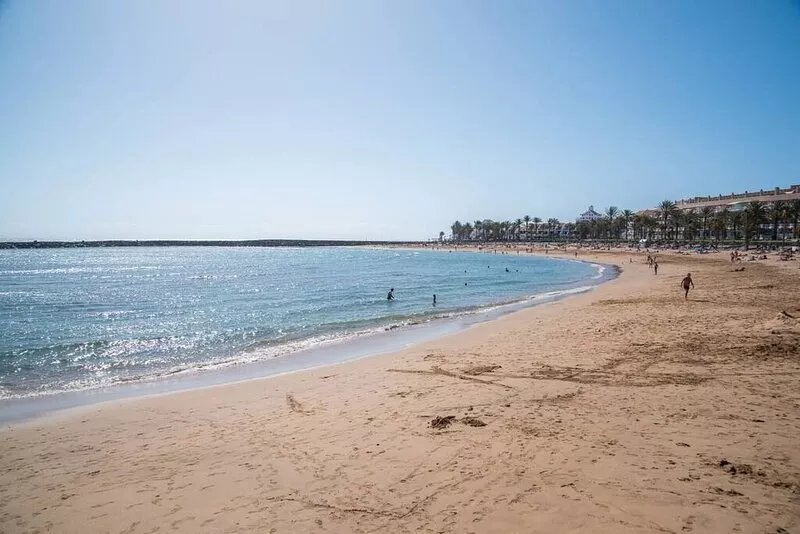 LOVELY 2 BEDROOMED APARTMENT NEXT TO THE BEACH
