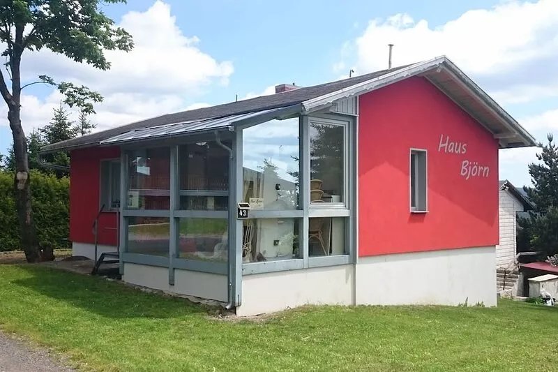 Holiday home in the Thuringian Forest with woodstove, conservatory and a unique