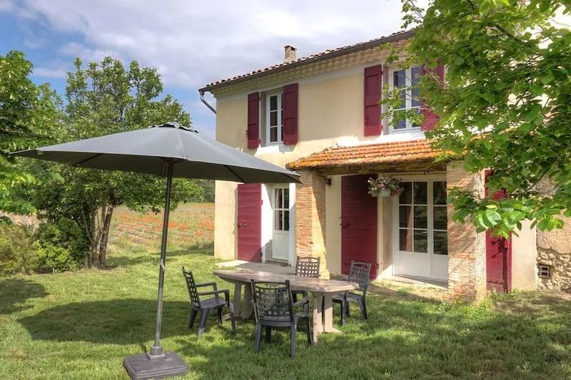 Gite on 35ha property in the luberon, 25km from Aix en Provence