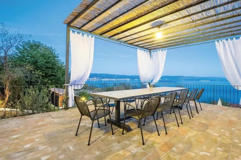 Awesome home in Moscenicka Draga with WiFi