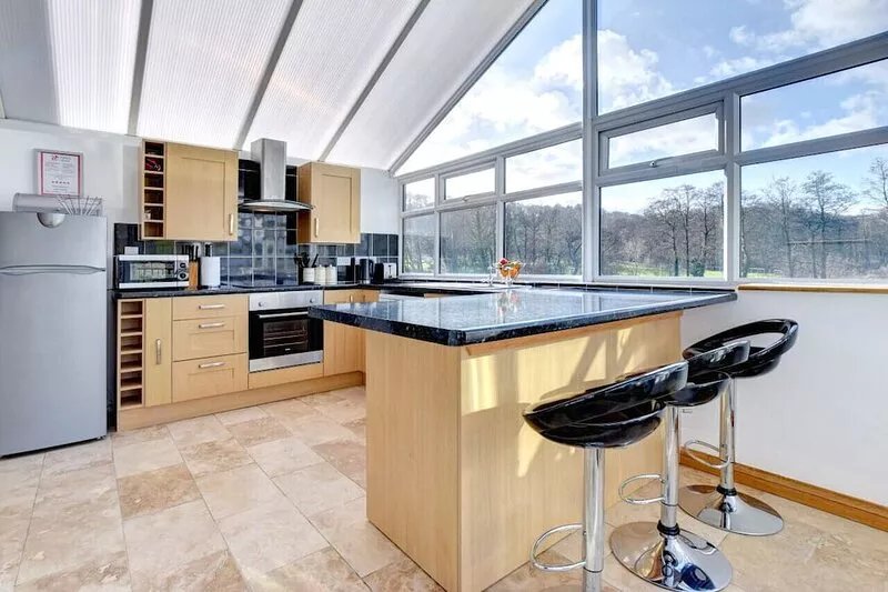 Uwch-y-llyn - Two Bedroom Apartment, Sleeps 4