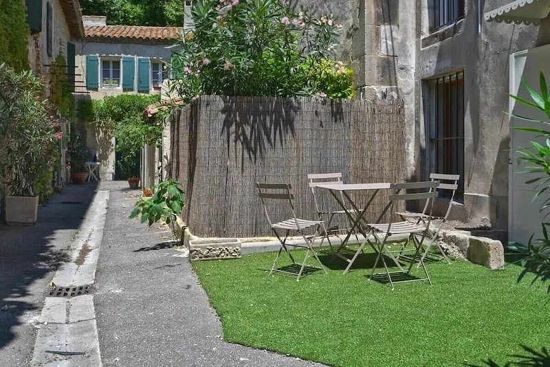 Superb renovated house in the center of Maussane