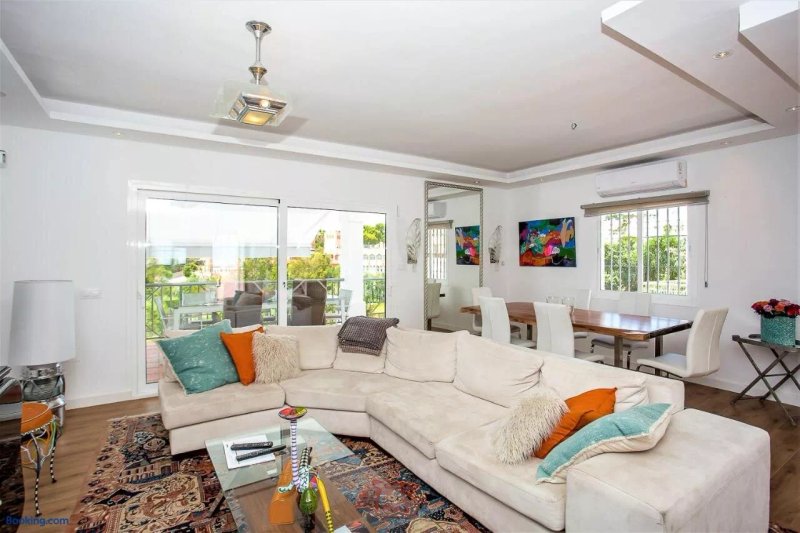 Luxury Apartments & Holiday Homes with Private Pool