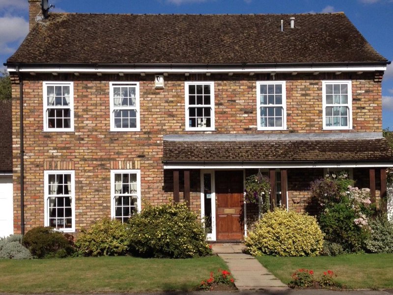 12 Lodge Close