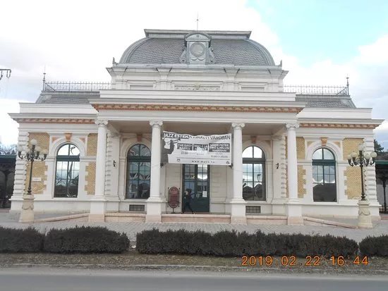 Royal Waiting Hall 1882-2011