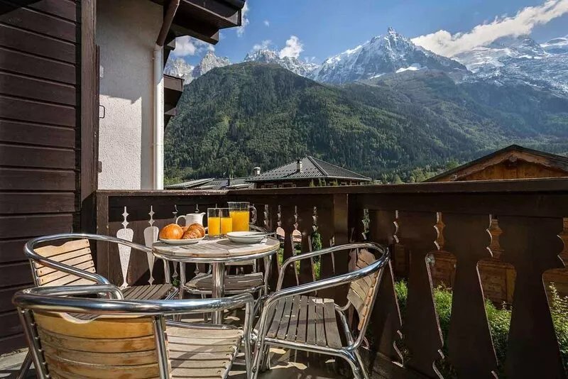 Apartment le Chamouny - Alpes Travel - Central Chamonix (sleeps 8)