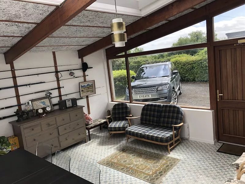 Lovely 3 Bedroom Bungalow on the shore of Lough Corrib (Oughterard.)