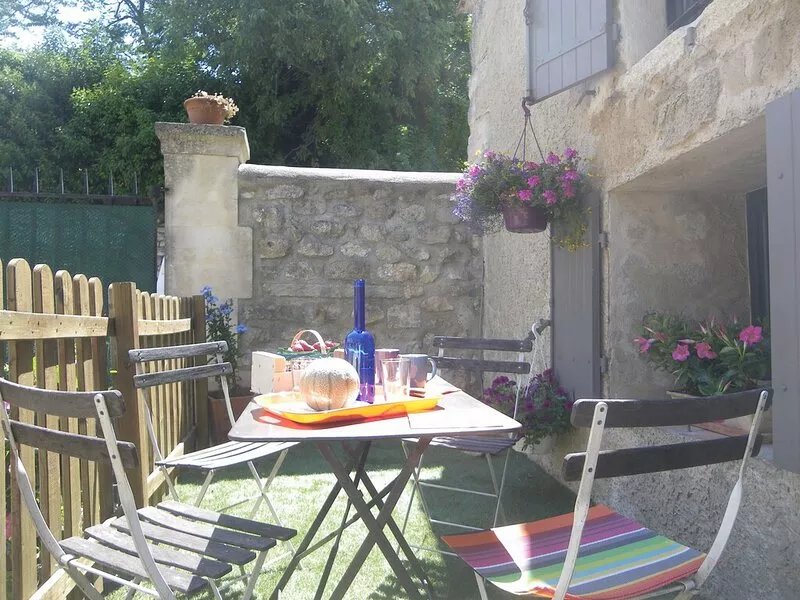 Charming pied à terre with courtyard, in Les Baux de Provence