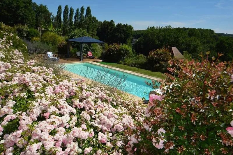 Luxury villa with private heated pool in Sarlat (900m from town center)