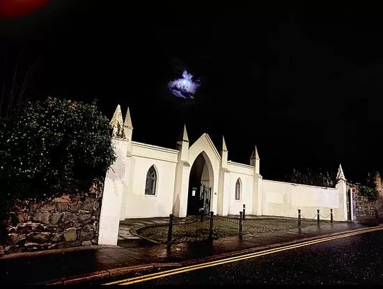 Friar's Bush Cemetery, Cairde Na Cille
