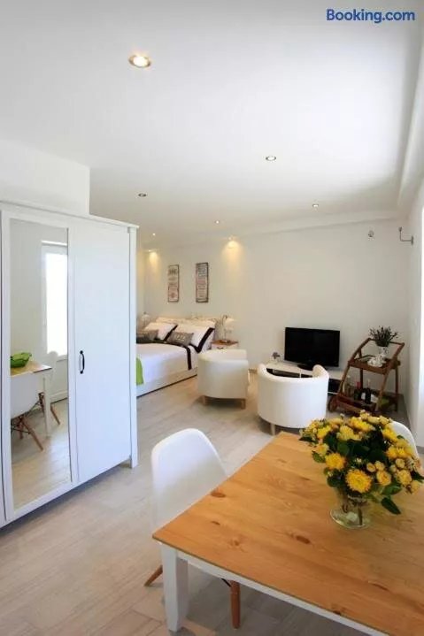 Guesthouse Adriana Cottages