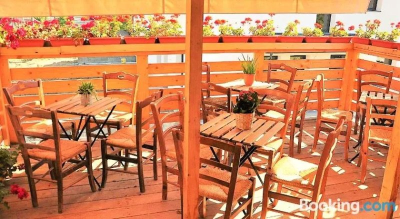 Nikos Panzio Budapest