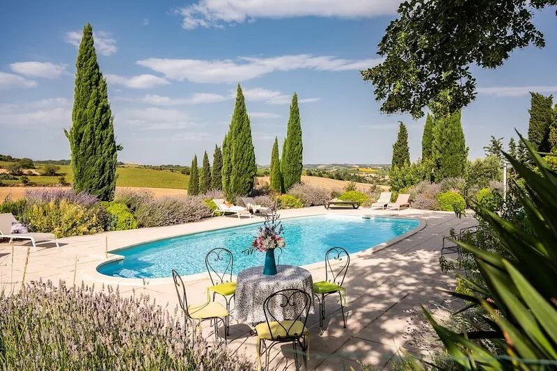 Charming country house in a very quiet location with a large garden and private