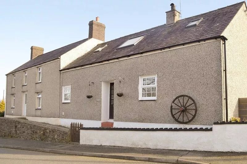 2 bedroom accommodation in Pen-y-sarn near Amlwch